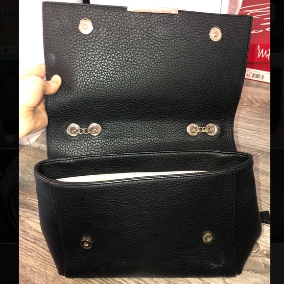 GUESS est. 1981 over the shoulder bag - Picture 4 of 8